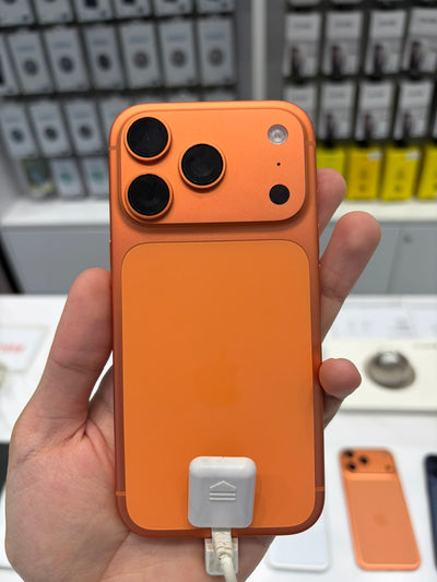 Apple iPhone 17 Pro 512GB, Cosmic Orange rang, orqa tomoni