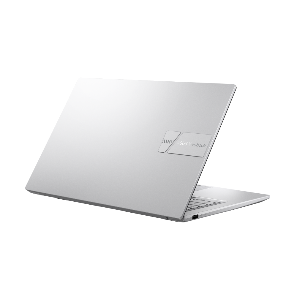 ASUS Vivobook 15 Cool Silver korpus, yopiq holatda